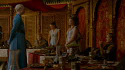 extant_GameOfThrones_4x02-TheLionAndTheRose_3772