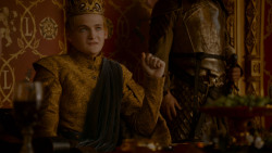 extant_GameOfThrones_4x02-TheLionAndTheRose_3773