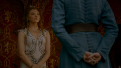 extant_GameOfThrones_4x02-TheLionAndTheRose_3787
