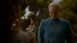 extant_GameOfThrones_4x02-TheLionAndTheRose_3805