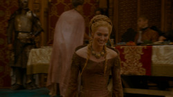 extant_GameOfThrones_4x02-TheLionAndTheRose_3820