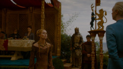 extant_GameOfThrones_4x02-TheLionAndTheRose_3825