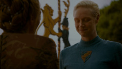 extant_GameOfThrones_4x02-TheLionAndTheRose_3832