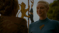 extant_GameOfThrones_4x02-TheLionAndTheRose_3835