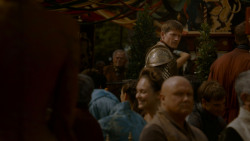 extant_GameOfThrones_4x02-TheLionAndTheRose_3844