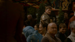 extant_GameOfThrones_4x02-TheLionAndTheRose_3846