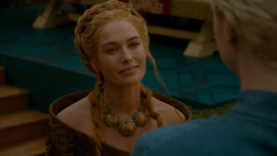 extant_GameOfThrones_4x02-TheLionAndTheRose_3856