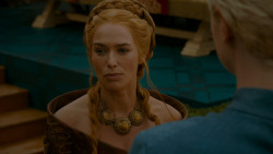 extant_GameOfThrones_4x02-TheLionAndTheRose_3863