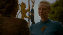 extant_GameOfThrones_4x02-TheLionAndTheRose_3864