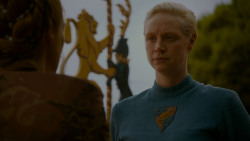 extant_GameOfThrones_4x02-TheLionAndTheRose_3889