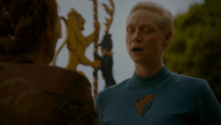 extant_GameOfThrones_4x02-TheLionAndTheRose_3896