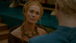 extant_GameOfThrones_4x02-TheLionAndTheRose_3901