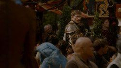 extant_GameOfThrones_4x02-TheLionAndTheRose_3933