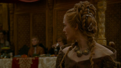extant_GameOfThrones_4x02-TheLionAndTheRose_3938