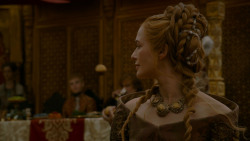 extant_GameOfThrones_4x02-TheLionAndTheRose_3940