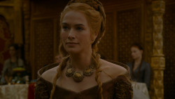 extant_GameOfThrones_4x02-TheLionAndTheRose_3942