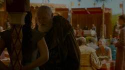 extant_GameOfThrones_4x02-TheLionAndTheRose_3946