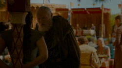 extant_GameOfThrones_4x02-TheLionAndTheRose_3947