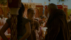 extant_GameOfThrones_4x02-TheLionAndTheRose_3953