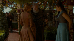 extant_GameOfThrones_4x02-TheLionAndTheRose_3956