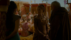 extant_GameOfThrones_4x02-TheLionAndTheRose_3960