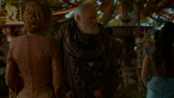 extant_GameOfThrones_4x02-TheLionAndTheRose_3963