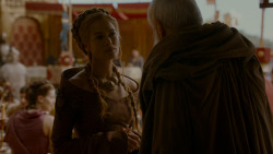 extant_GameOfThrones_4x02-TheLionAndTheRose_3967