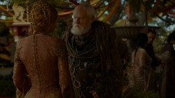extant_GameOfThrones_4x02-TheLionAndTheRose_3971