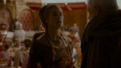 extant_GameOfThrones_4x02-TheLionAndTheRose_3996
