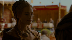 extant_GameOfThrones_4x02-TheLionAndTheRose_4044