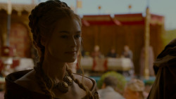 extant_GameOfThrones_4x02-TheLionAndTheRose_4046