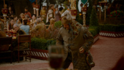 extant_GameOfThrones_4x02-TheLionAndTheRose_4056