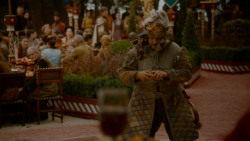extant_GameOfThrones_4x02-TheLionAndTheRose_4060