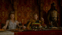 extant_GameOfThrones_4x02-TheLionAndTheRose_4061
