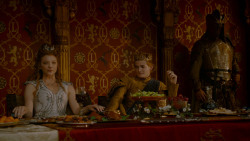 extant_GameOfThrones_4x02-TheLionAndTheRose_4065