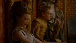 extant_GameOfThrones_4x02-TheLionAndTheRose_4070