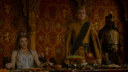 extant_GameOfThrones_4x02-TheLionAndTheRose_4098