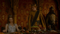 extant_GameOfThrones_4x02-TheLionAndTheRose_4099