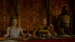 extant_GameOfThrones_4x02-TheLionAndTheRose_4103