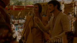 extant_GameOfThrones_4x02-TheLionAndTheRose_4121