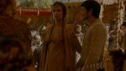 extant_GameOfThrones_4x02-TheLionAndTheRose_4141