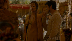 extant_GameOfThrones_4x02-TheLionAndTheRose_4142