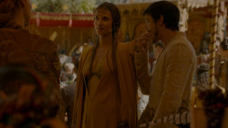 extant_GameOfThrones_4x02-TheLionAndTheRose_4143