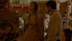 extant_GameOfThrones_4x02-TheLionAndTheRose_4144