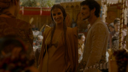 extant_GameOfThrones_4x02-TheLionAndTheRose_4147