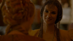 extant_GameOfThrones_4x02-TheLionAndTheRose_4150