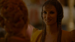 extant_GameOfThrones_4x02-TheLionAndTheRose_4155