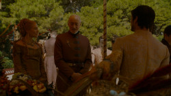 extant_GameOfThrones_4x02-TheLionAndTheRose_4205