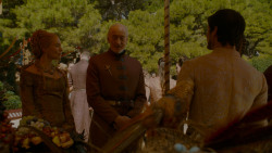 extant_GameOfThrones_4x02-TheLionAndTheRose_4206