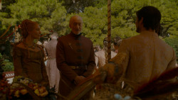 extant_GameOfThrones_4x02-TheLionAndTheRose_4207